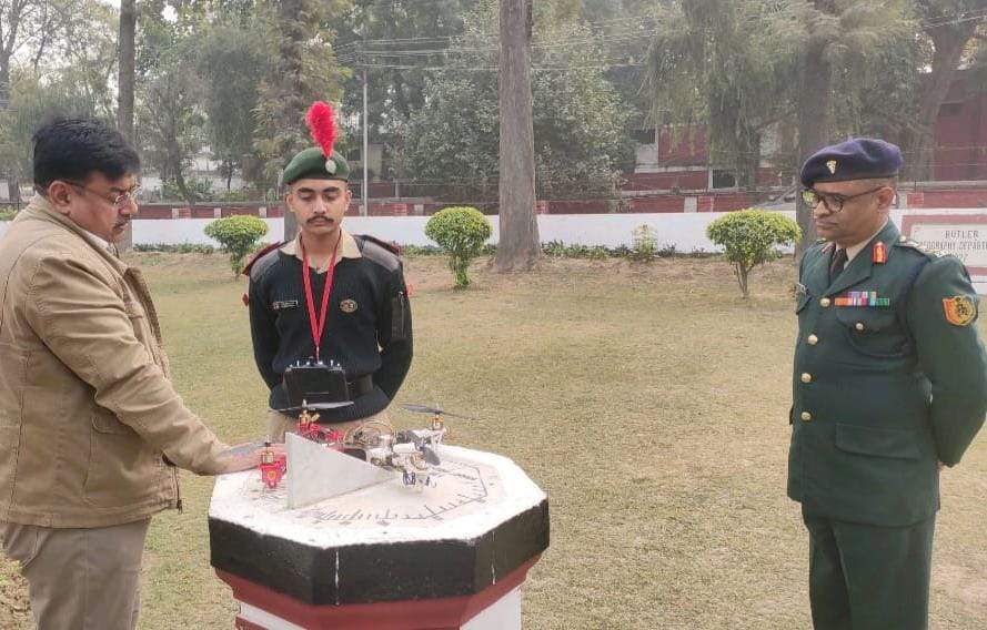 Saubaan Ahmad Siddiqui demonstrating drone technology with NCC and students